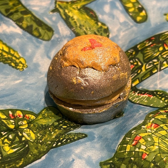 RARE LUSH COSMETICS CHRISTMAS PUDDY HOLLY BUBBLEROON (Last One Available) - Picture 2 of 6